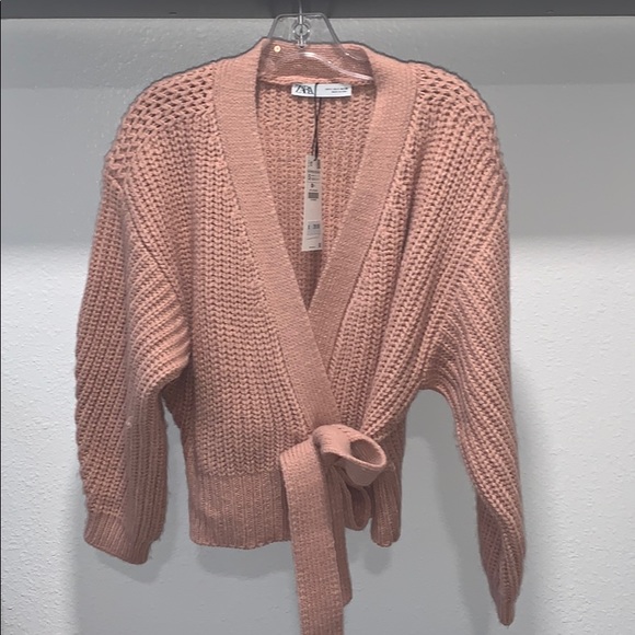 Zara Sweaters - Beautiful cardigan